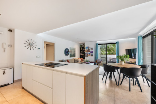 3 Bedroom Middle Floor Apartment in Puerto Banús