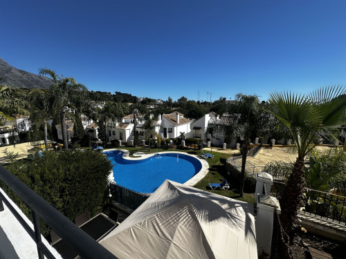 2 Bedroom Middle Floor Apartment in Nueva Andalucía