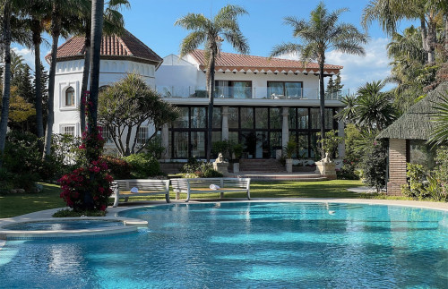 10 Bedroom Detached Villa in Nueva Andalucía