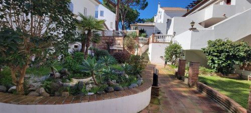 2 Bedroom Middle Floor Apartment in Puerto Banús