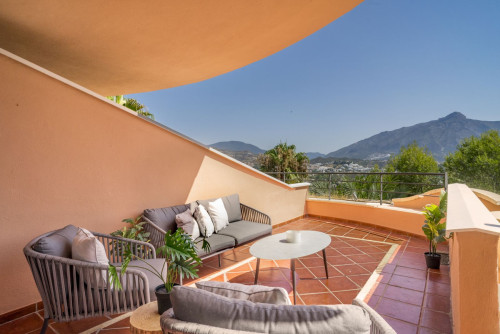 2 Bedroom Middle Floor Apartment in Nueva Andalucía