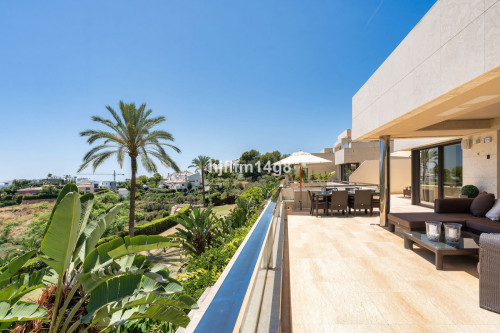 2 Bedroom Middle Floor Apartment in Nueva Andalucía