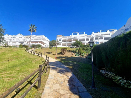 2 Bedroom Middle Floor Apartment in La Quinta