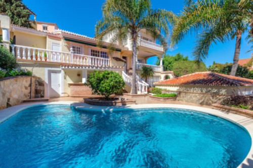 5 Bedroom Detached Villa in Nueva Andalucía