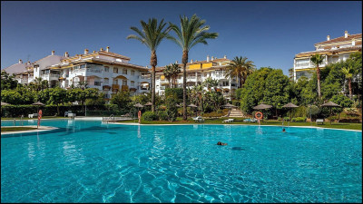 2 Bedroom Middle Floor Apartment in Nueva Andalucía