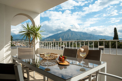 4 Bedroom Middle Floor Apartment in Nueva Andalucía