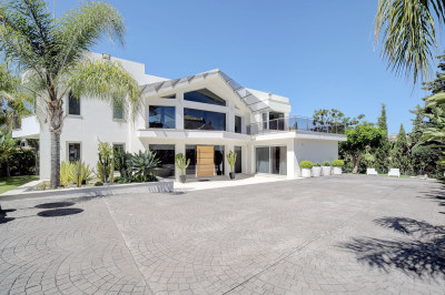 5 Bedroom Detached Villa in Nueva Andalucía