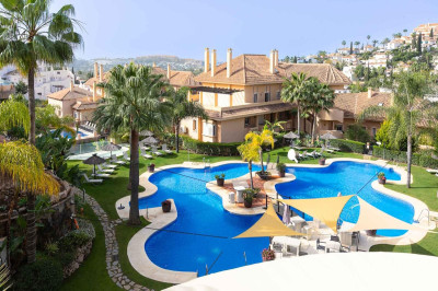 2 Bedroom Middle Floor Apartment in Nueva Andalucía