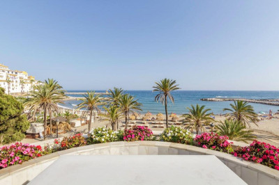 3 Bedroom Middle Floor Apartment in Puerto Banús