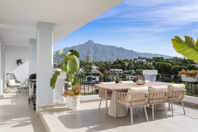 5 Bedroom Penthouse Duplex in Nueva Andalucía