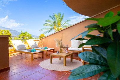 2 Bedroom Middle Floor Apartment in Nueva Andalucía