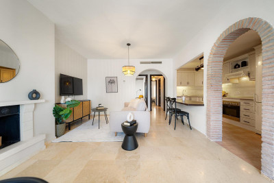 2 Bedroom Middle Floor Apartment in Nueva Andalucía