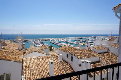 3 Bedroom Middle Floor Apartment in Puerto Banús