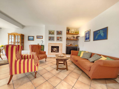 2 Bedroom Middle Floor Apartment in Puerto Banús - Image 5
