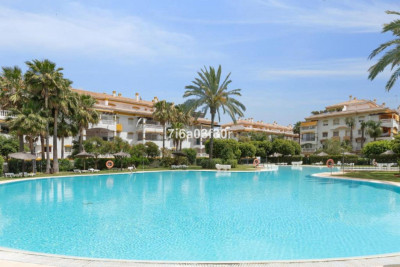 2 Bedroom Middle Floor Apartment in Puerto Banús