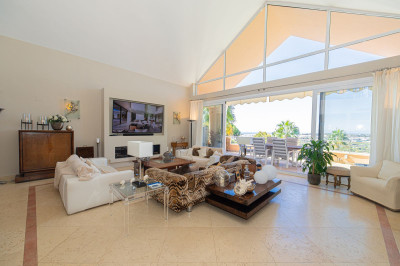 3 Bedroom Penthouse Duplex in Nueva Andalucía