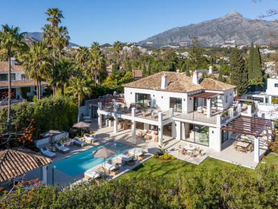 5 Bedroom Detached Villa in Nueva Andalucía