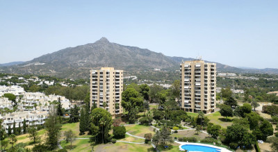 2 Bedroom Middle Floor Apartment in Nueva Andalucía