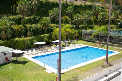 2 Bedroom Middle Floor Apartment in Nueva Andalucía