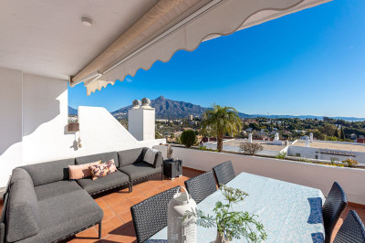 2 Bedroom Middle Floor Apartment in Nueva Andalucía