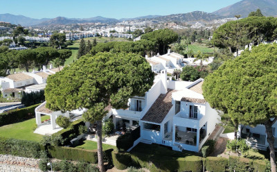 4 Bedroom Semi-Detached House in Nueva Andalucía