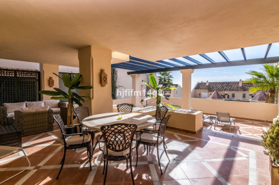 2 Bedroom Ground Floor Apartment in Nueva Andalucía