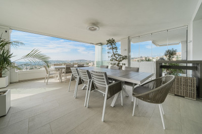 7 Bedroom Middle Floor Apartment in Nueva Andalucía