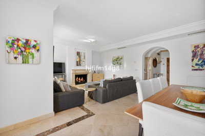 4 Bedroom Townhouse in Nueva Andalucía - Image 5